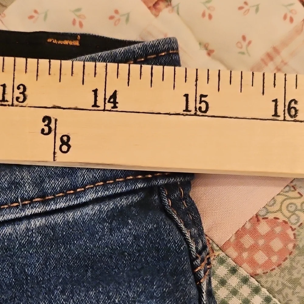 Curve Appeal High Rise Skinny w/ Comfort Waist - Size 10/30 - Picture 3 of 9